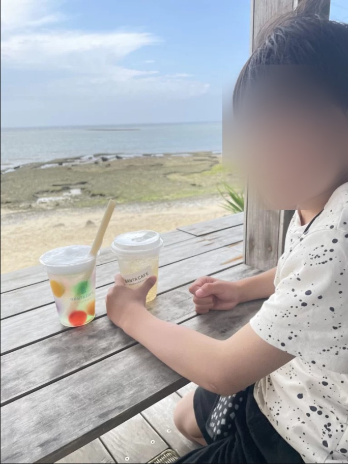 バンタカフェで過ごす子どもたち