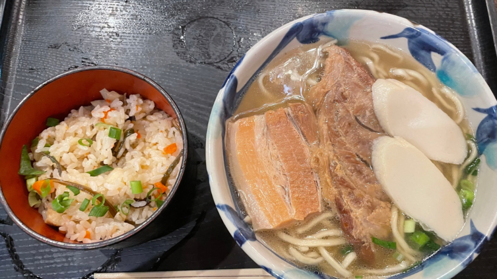 楚辺そばのソーキそば